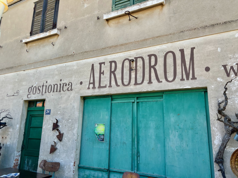 Aerodrom Gostionica, Plisko Polje