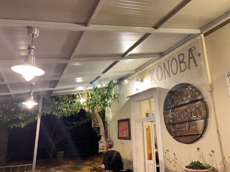 Konoba Gušti Poja, Podšpilje