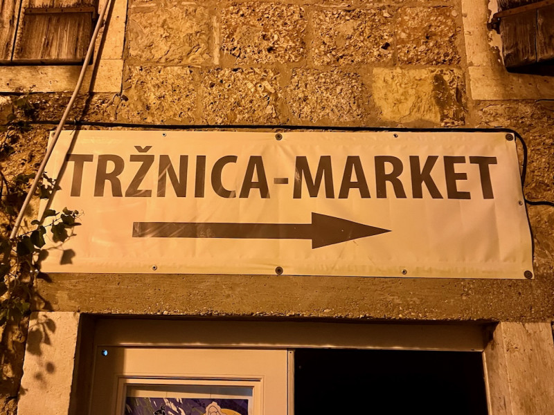 Murmeltier Marktplatz, Komiža